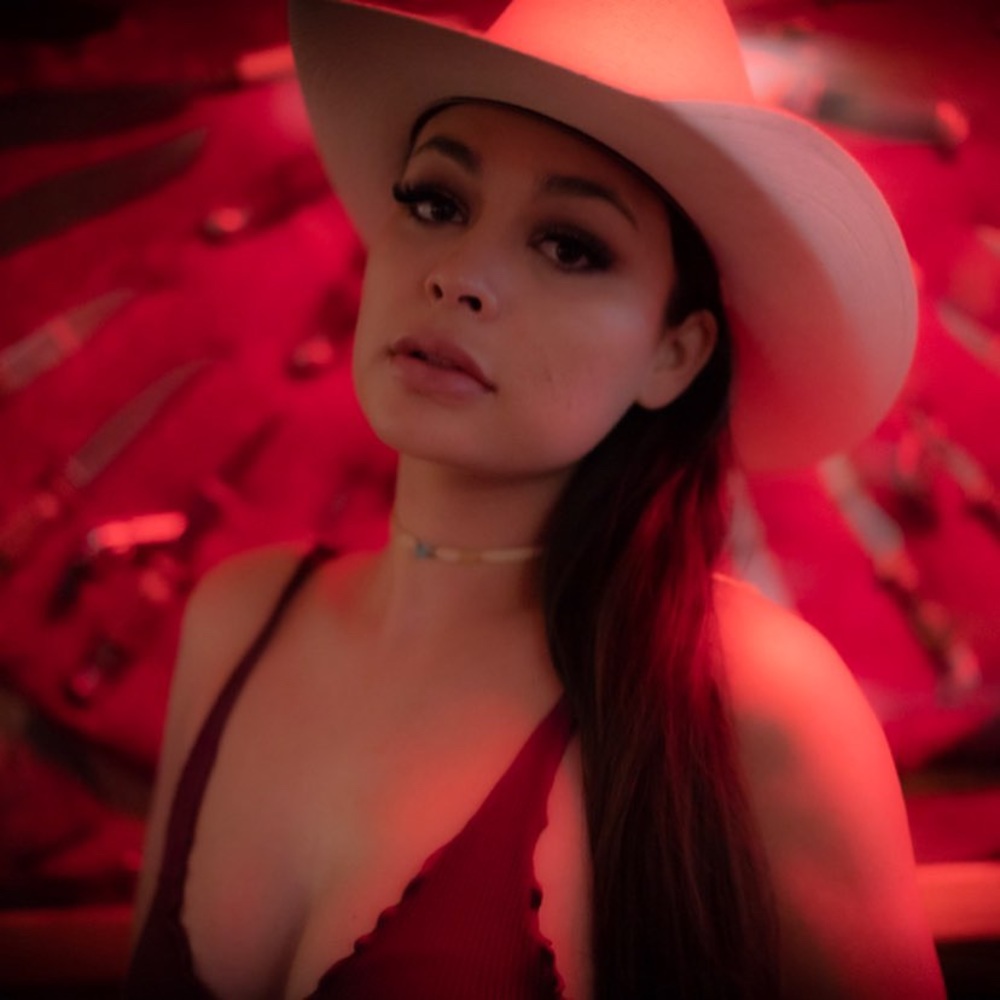 Meet your Posher, Raven